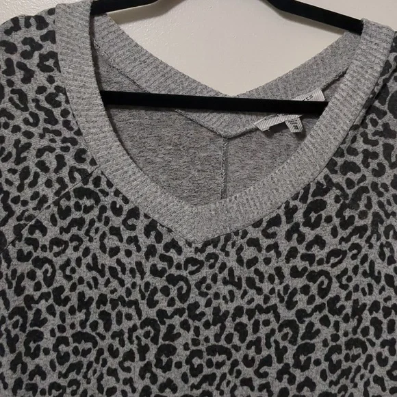 Tempted Hearts Sweater - Picture 3 of 6